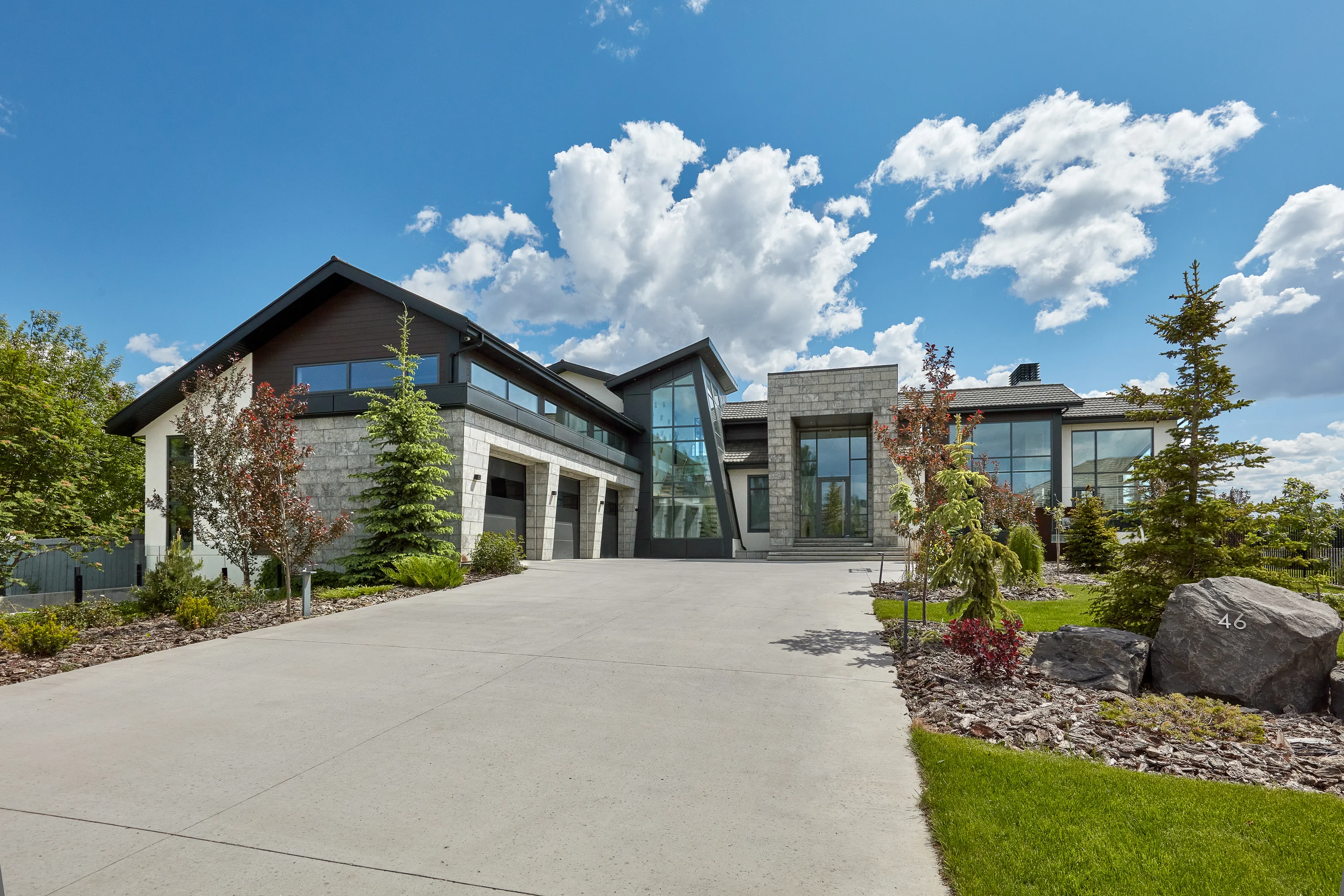 Exterior of 46 Kingsford Crescent home for sale in St. Albert by Holland & Associates Real Estate.